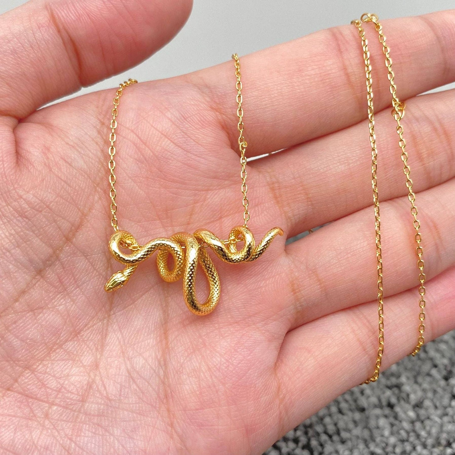 Halsband med Orm - 18K Guldpläterad