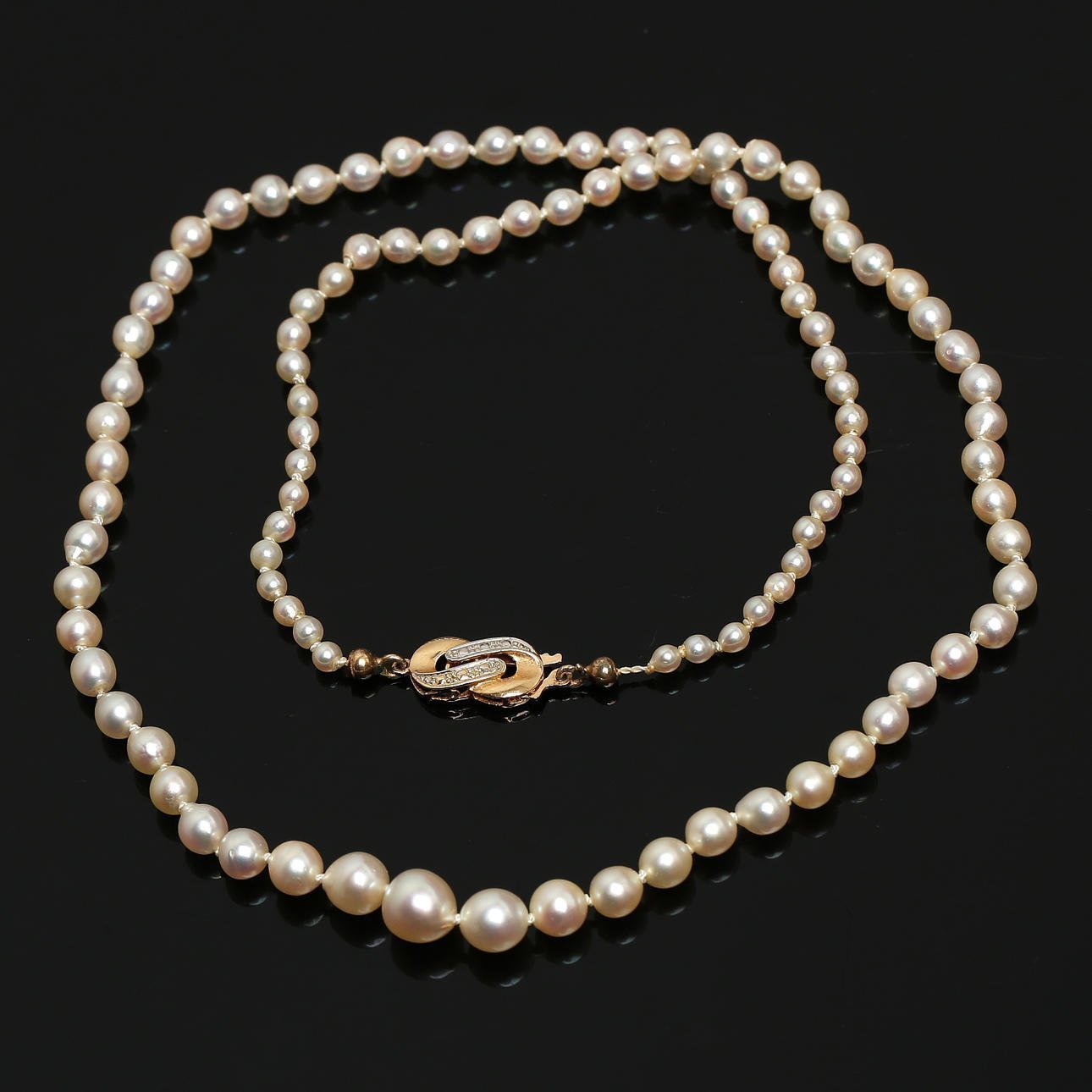 Vintage Necklace with Cultured Pearls and 18K Gold