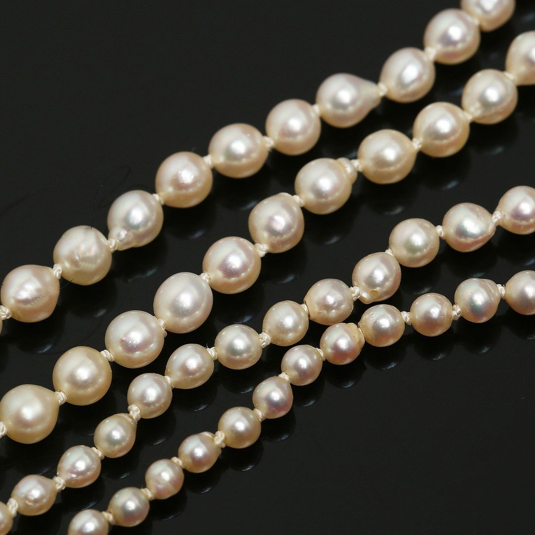 Vintage Necklace with Cultured Pearls and 18K Gold