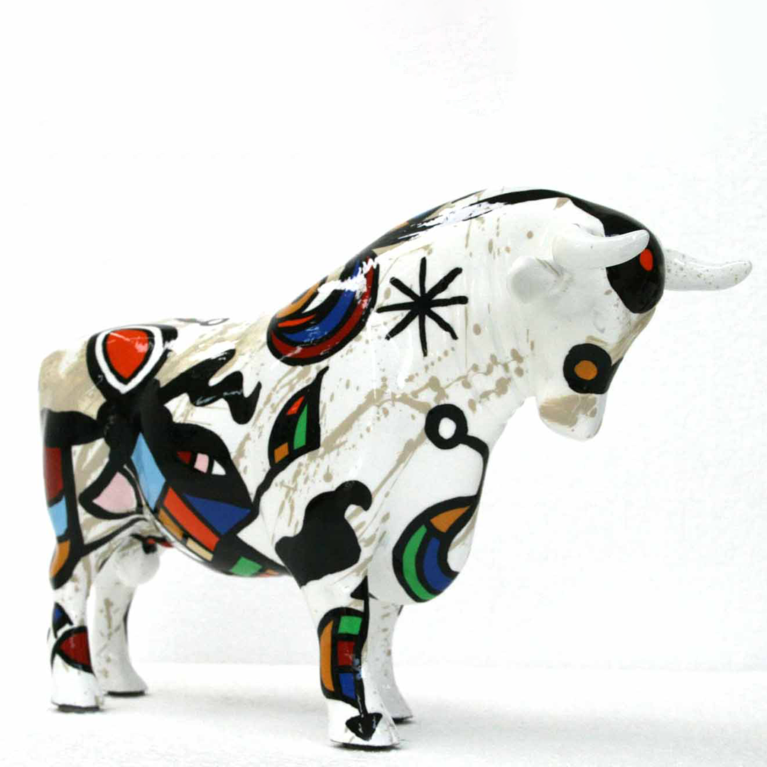 Tjur Hommage á Joan Miró - Handmålad och Numrerad Skulptur med Certifikat