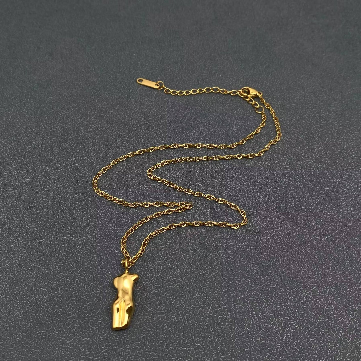 Kvinnkropp Smycke - 18K Guldpläterat - Halsband med Berlock