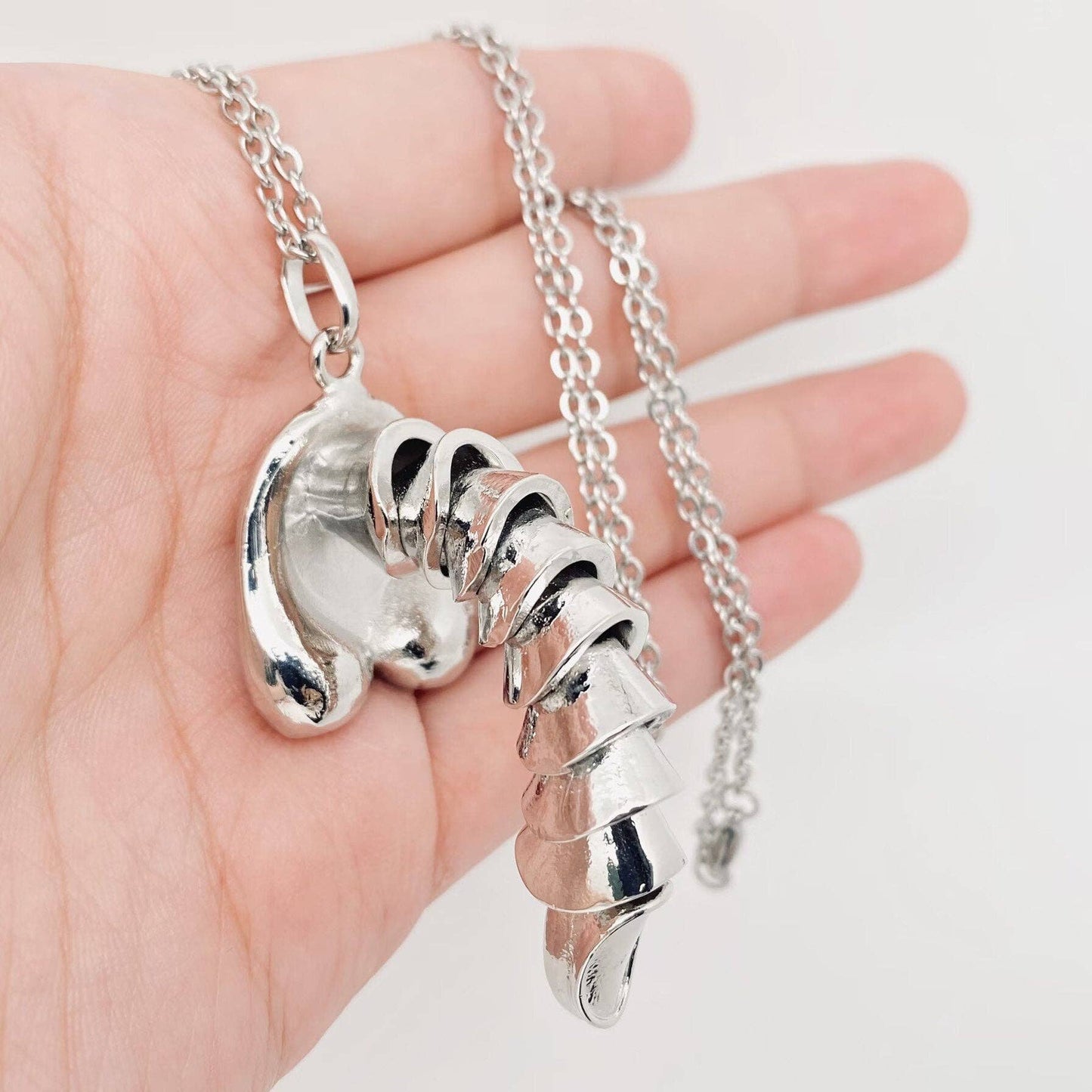 Silverfärgat Halsband med Manlig Symbol