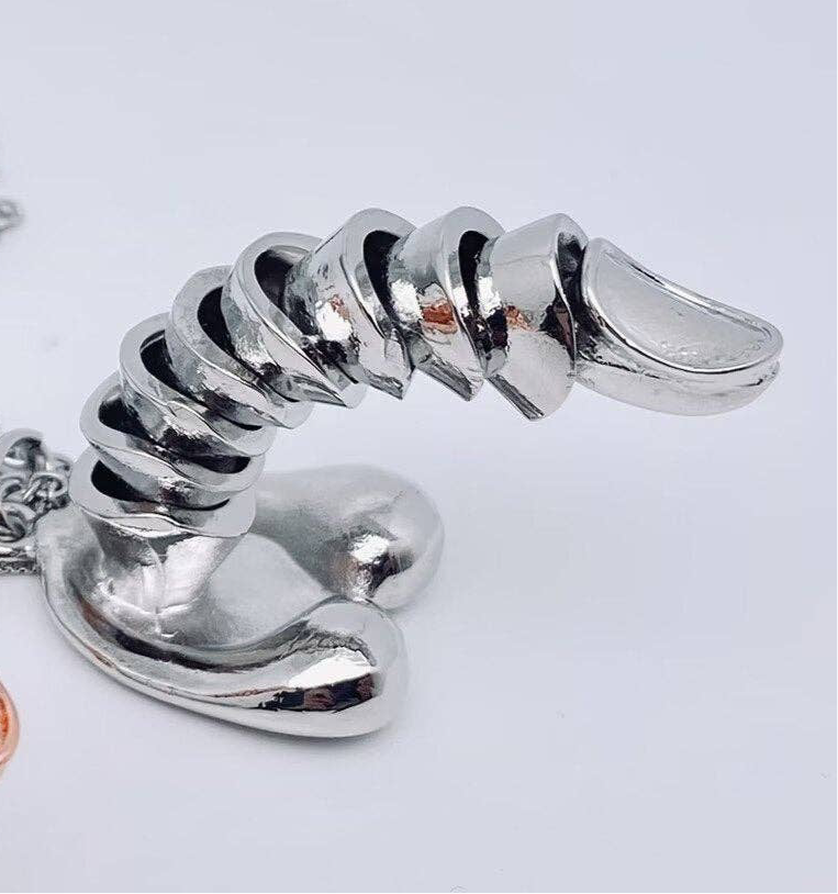 Silverfärgat Halsband med Manlig Symbol