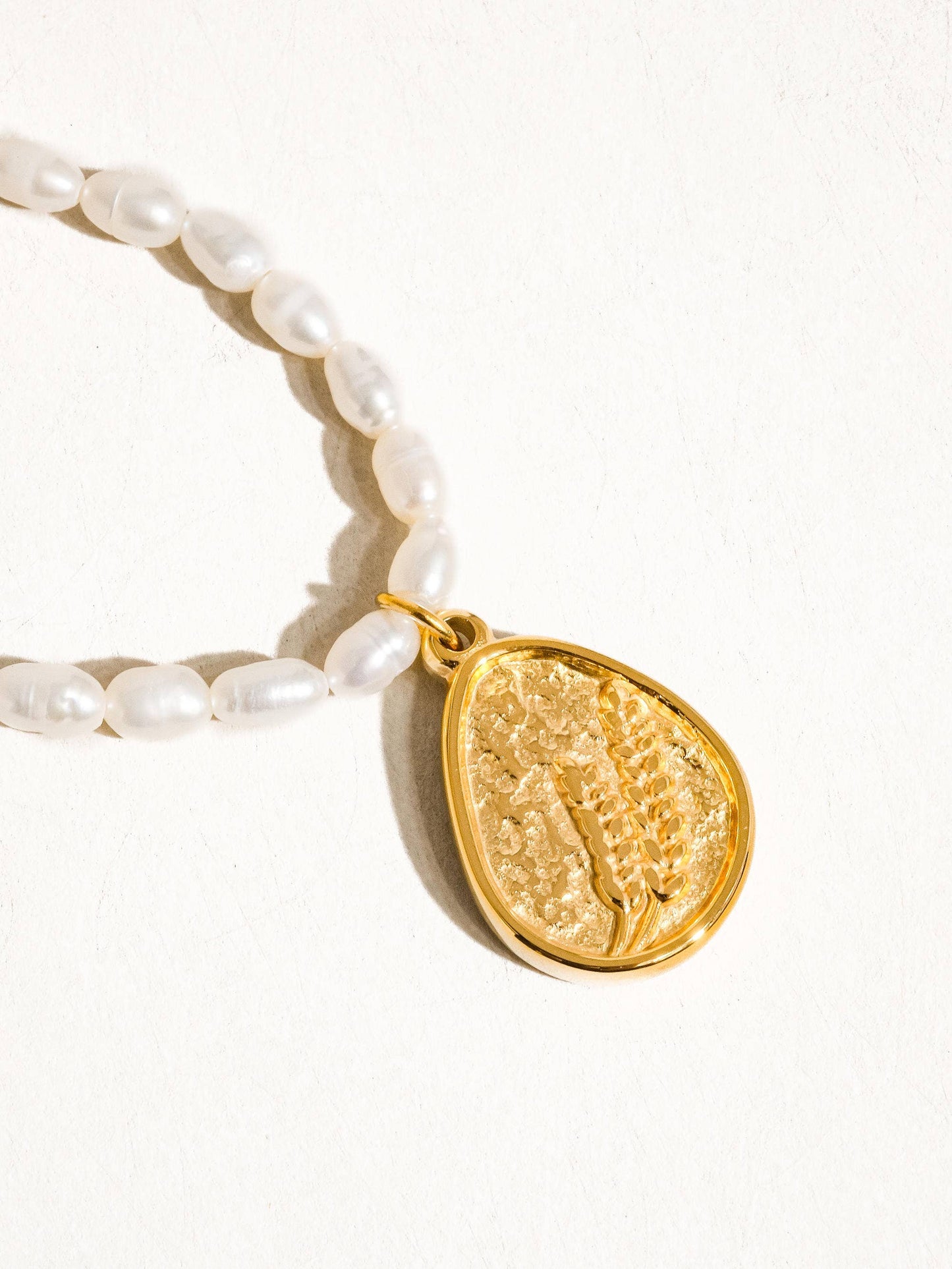 Carrie - Necklace - 18K Gold Plated with Freshwater Pearls